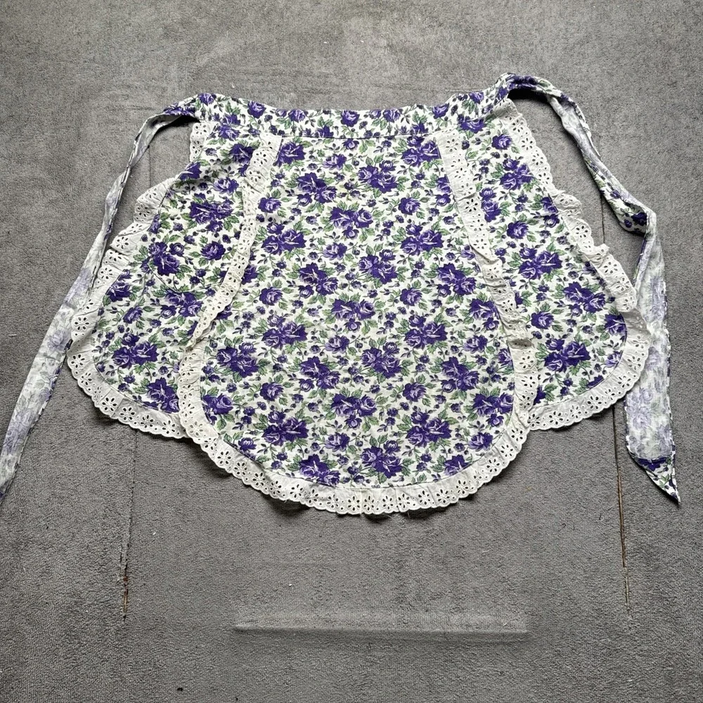 Vintage Handmade White Eyelet Lace‎ Apron Purple Floral Country Cottagecore